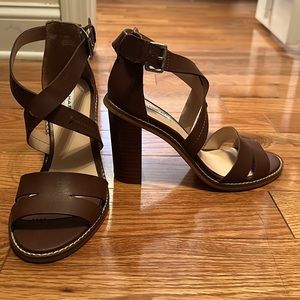 Tahari Stacked Heel Sandal. Never worn!